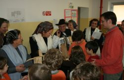 14 gennaio 2008, Vermegliano (Ronchi dei Legionari, GO) con i bambini della Scuola Primaria di lingua slovena