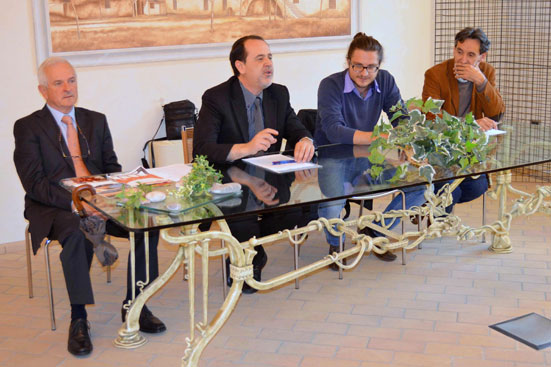 gruppo in sala consiliare