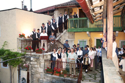 Spettacolo coro a Ceroglie (TS)