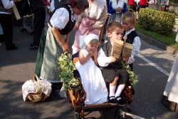 bambini con lo strumento “benfatta”